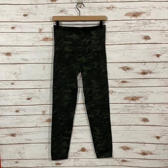 Spanx Look at Me Now Seamless Leggings - Green Camo - XL - Picture 4 of 10